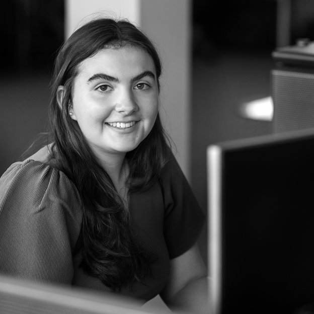 Anouk Schäfli Lernende Zeichnerin EFZ
Fachrichtung Architektur bei der Arbeit