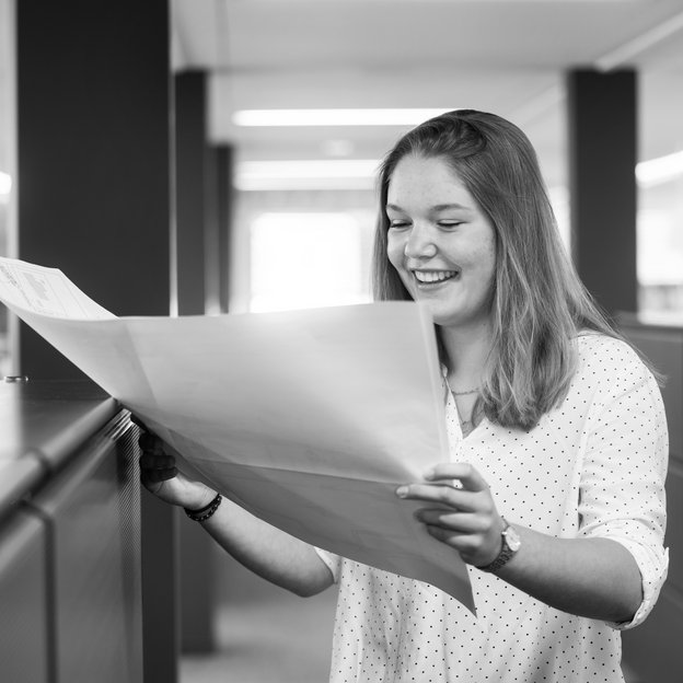 Lisa Thoma Lernende Zeichnerin EFZ
Fachrichtung Architektur bei der Arbeit